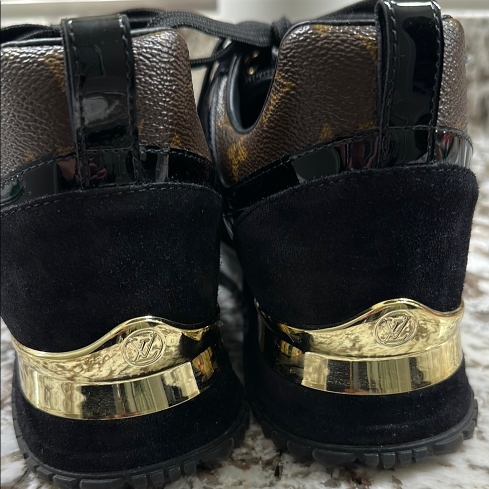 Black and Brown Sneakers with Fabric Upper and Low-Top Design - Picture 9 of 9